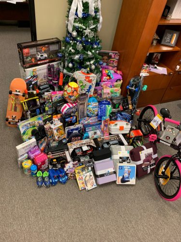MCF donates $2.K in gifts | News, Sports, Jobs - Vimarsana News